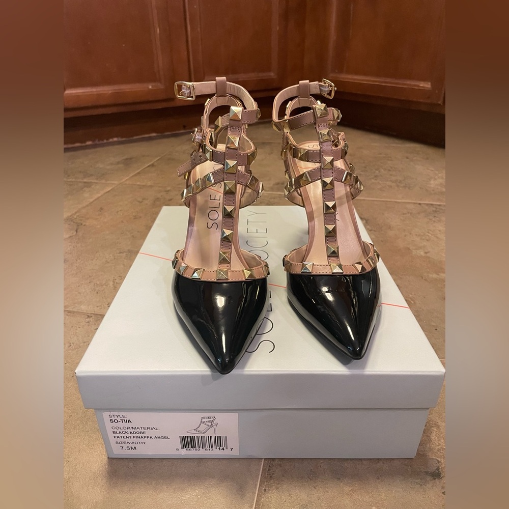 Sole Society So-Tiia Black Patent Pointed Studded T-Strap Pumps